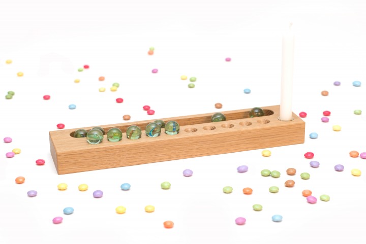 Geburtstagskalender mit Murmeln Eiche Geburtstagskalender mit Murmeln Eiche
