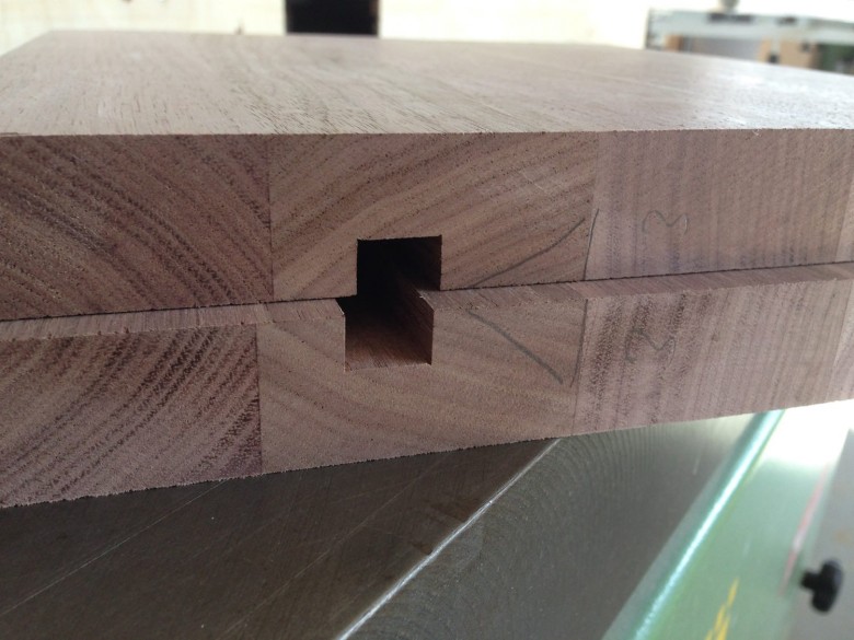 8-Loch-fuer-Wetzstahl