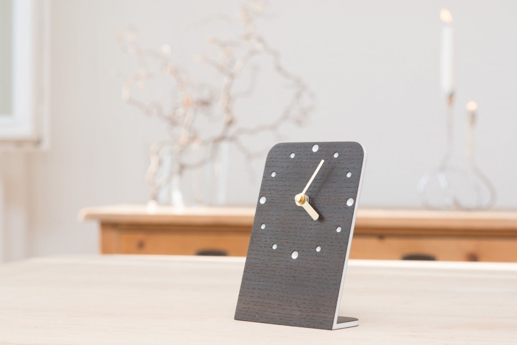 raeuchereiche_tischuhr